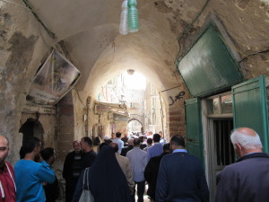 Walking through the alleys of the Muslim Quarter